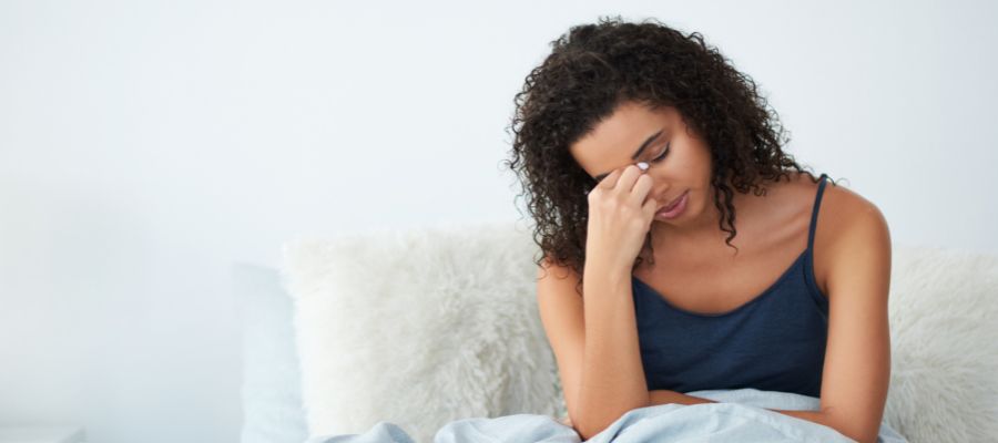 kourasmeni gynaika logo sidirou